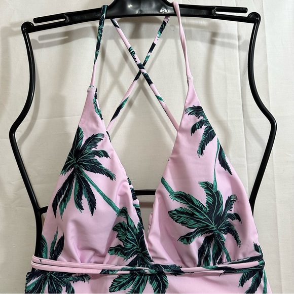 Shein Womens Pink Deep V One Piece Swimsuit with Palm Trees Size Medium (6) - Picture 2 of 9